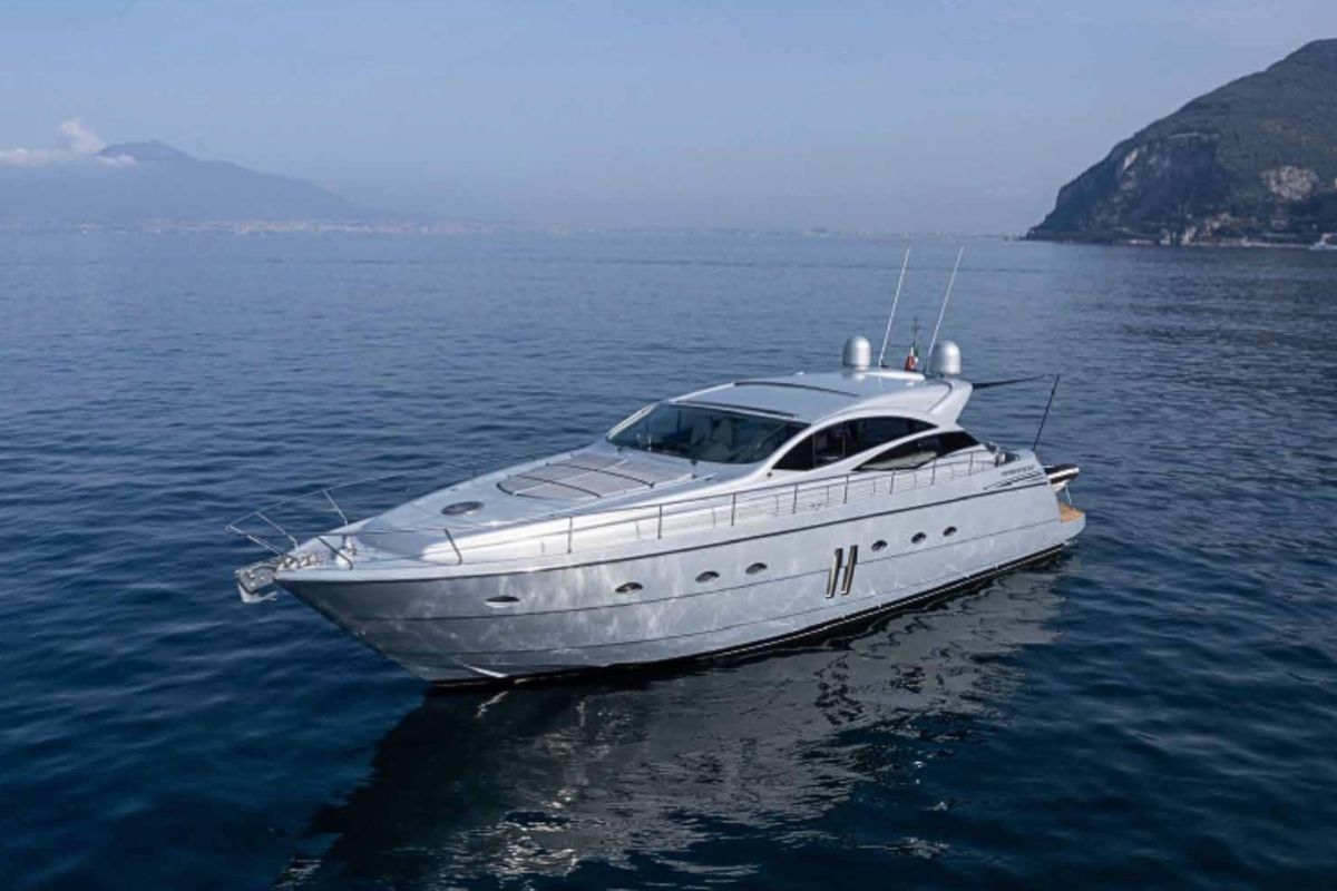 2005 Pershing 63 
