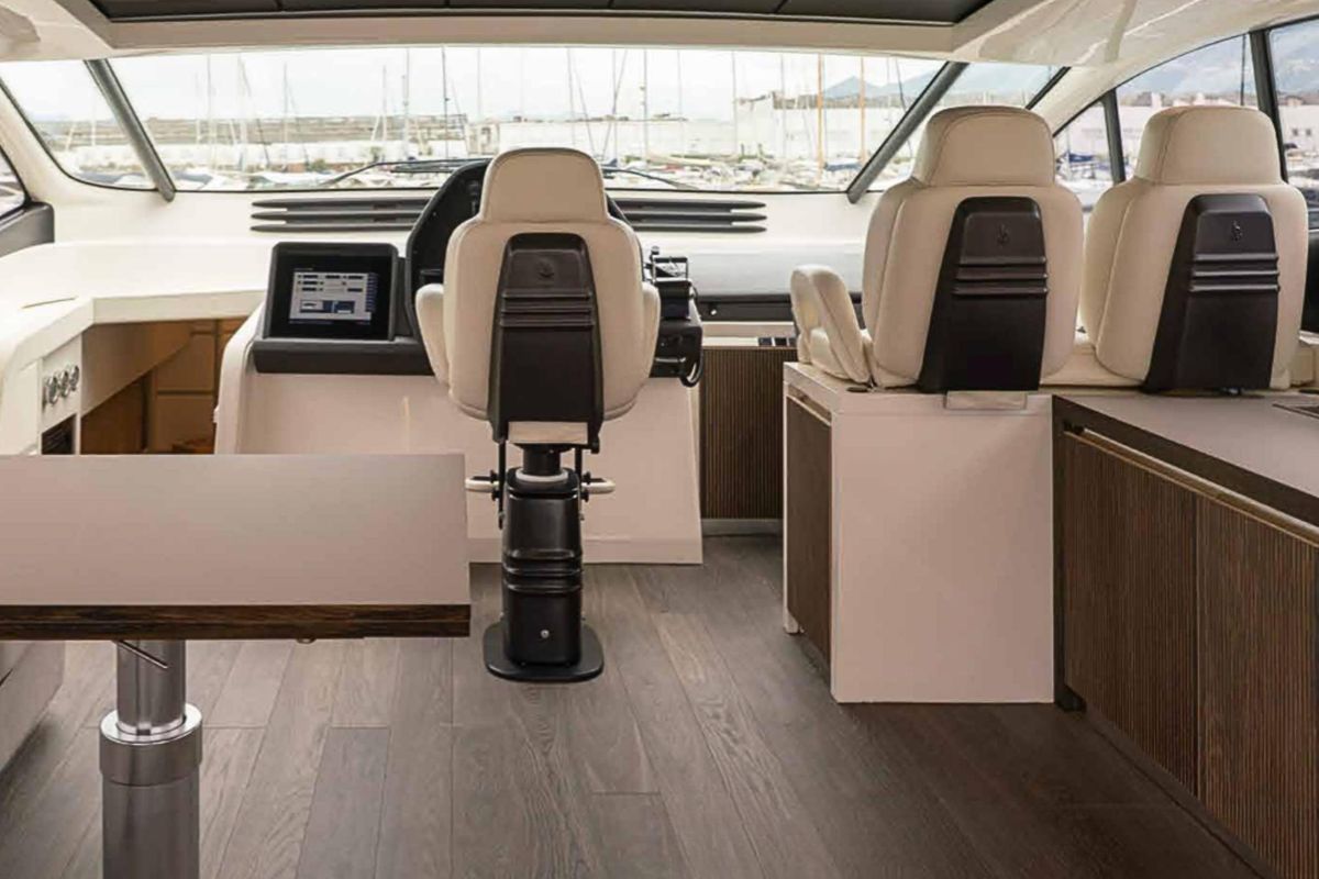 2005 Pershing 63 