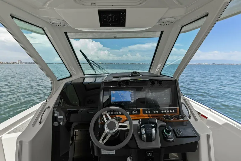  Yacht Photos Pics 2021 Tiara Yachts 34 Sport LS - Helm