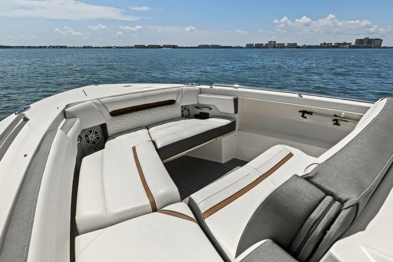  Yacht Photos Pics 2021 Tiara Yachts 34 Sport LS - Bow