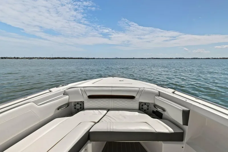  Yacht Photos Pics 2021 Tiara Yachts 34 Sport LS - Bow