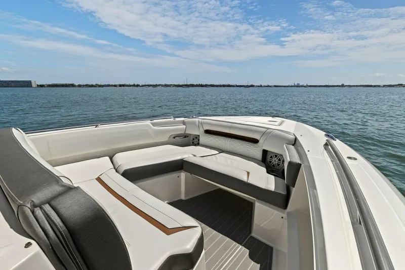  Yacht Photos Pics 2021 Tiara Yachts 34 Sport LS - Bow