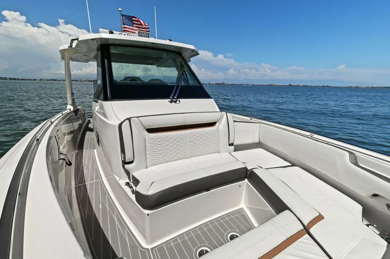  Yacht Photos Pics 2021 Tiara Yachts 34 Sport LS - Bow Seating