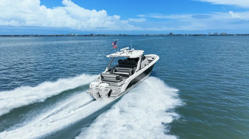  Yacht Photos Pics 2021 Tiara Yachts 34 Sport LS - Profile