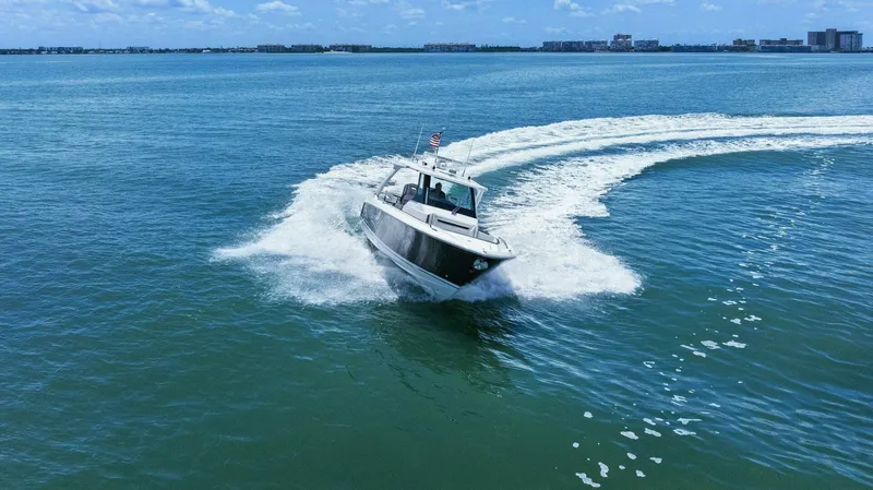  Yacht Photos Pics 2021 Tiara Yachts 34 Sport LS - Profile