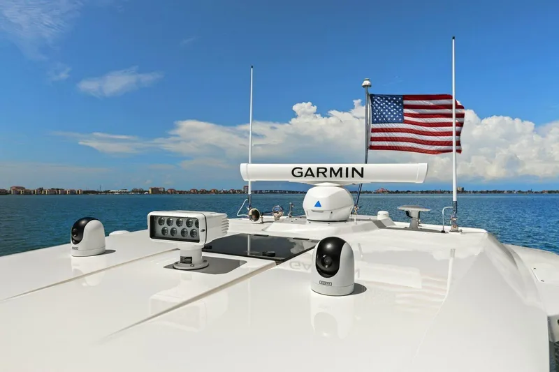  Yacht Photos Pics 2021 Tiara Yachts 34 Sport LS - Profile