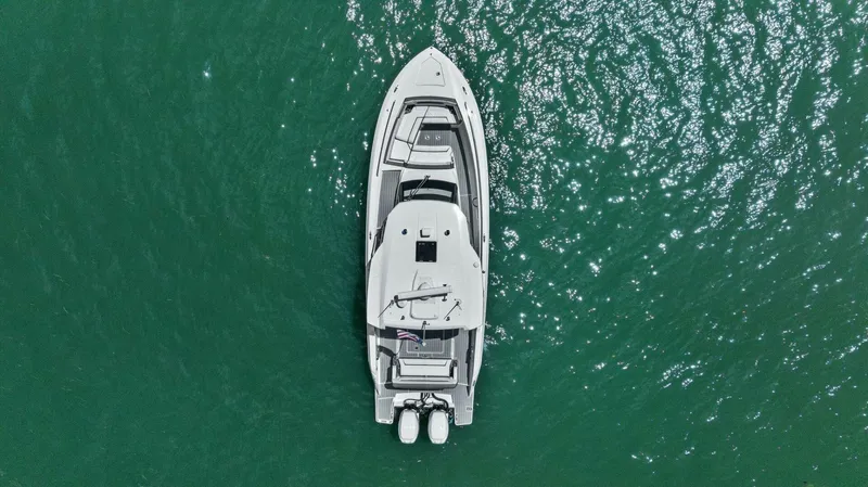  Yacht Photos Pics 2021 Tiara Yachts 34 Sport LS - Profile