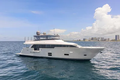 Hatteras M90 Panacera