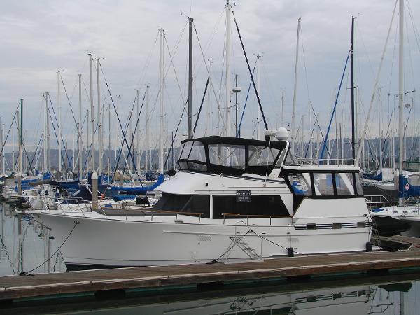 1985 Sea Ranger Aft Cabin Motoryacht