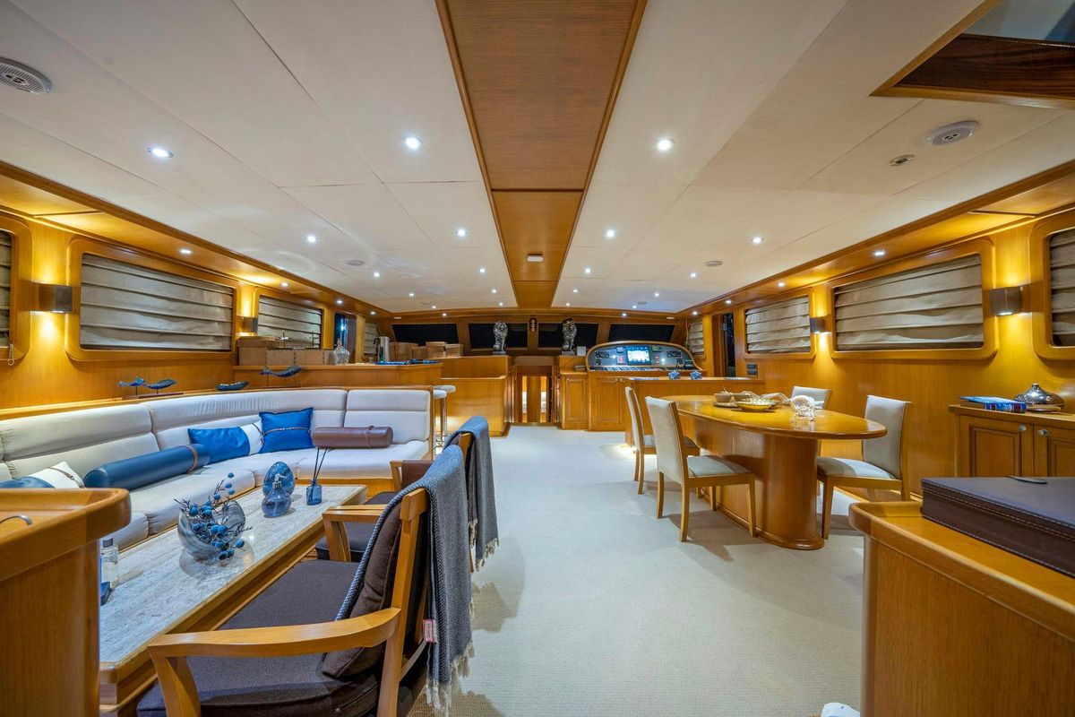 2015 Custom 134 