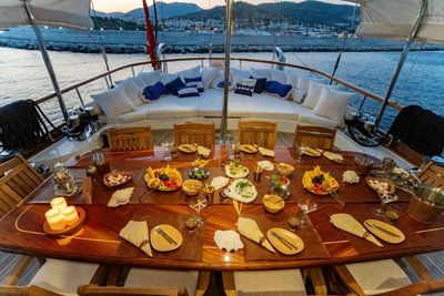 Yacht