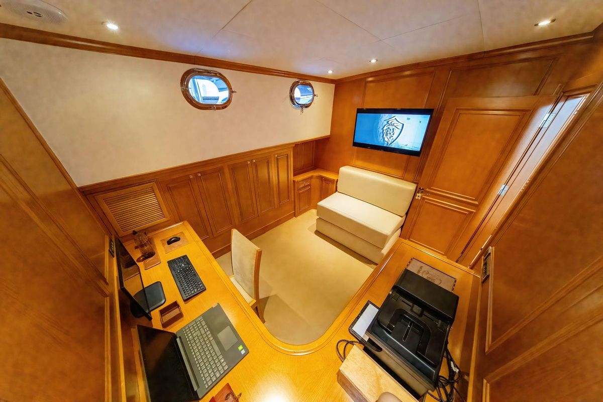 2015 Custom 134 