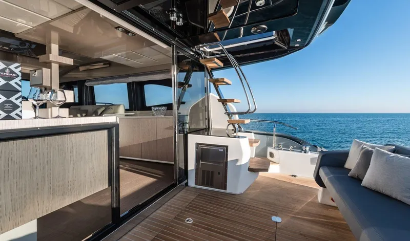  Yacht Photos Pics Manufacturer Provided Image