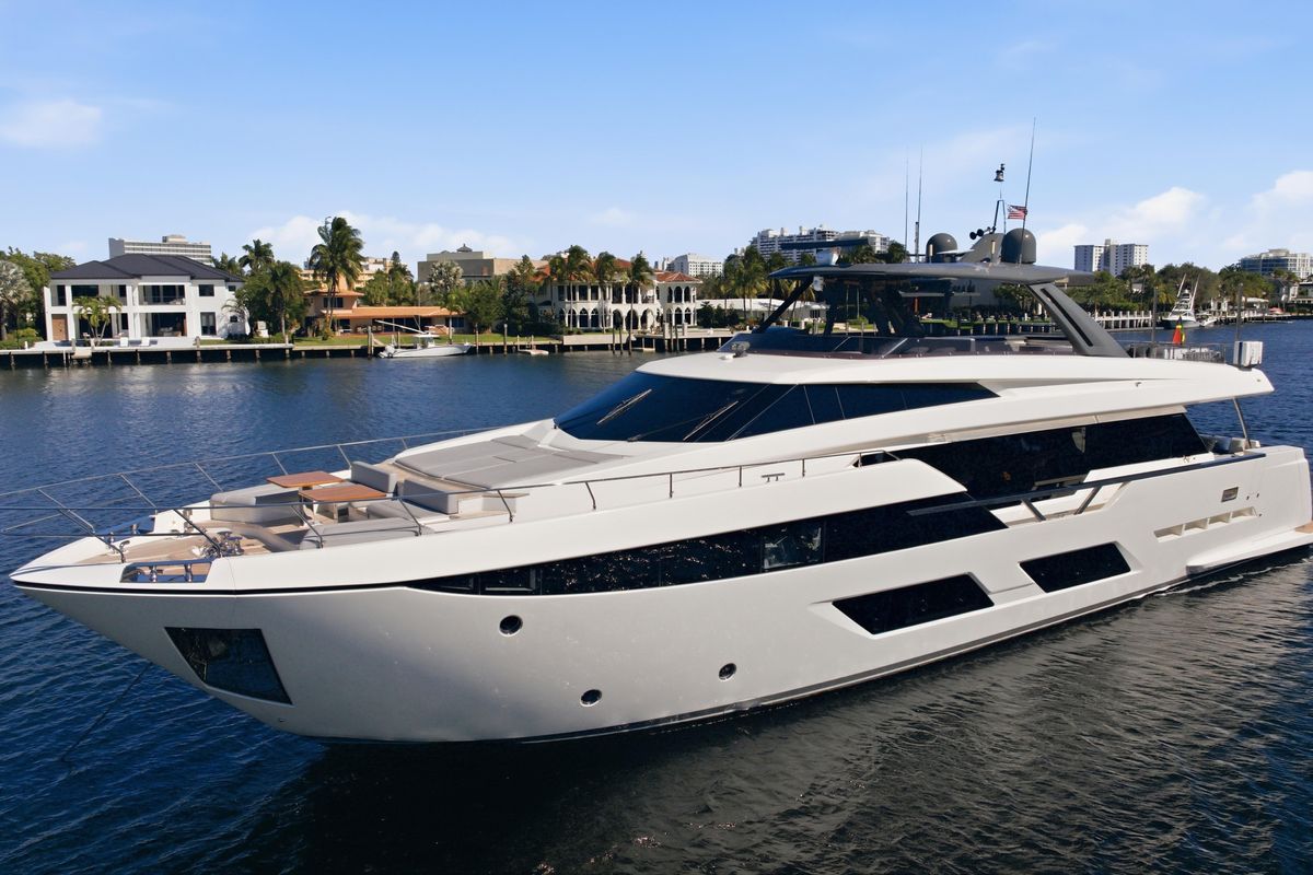 2018 Ferretti Yachts 92 
