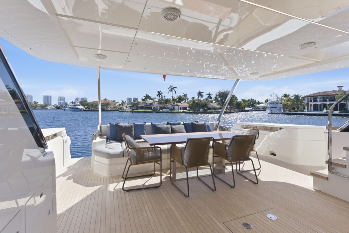 2018 Ferretti Yachts 92 