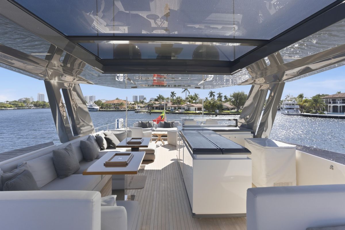 2018 Ferretti Yachts 92 