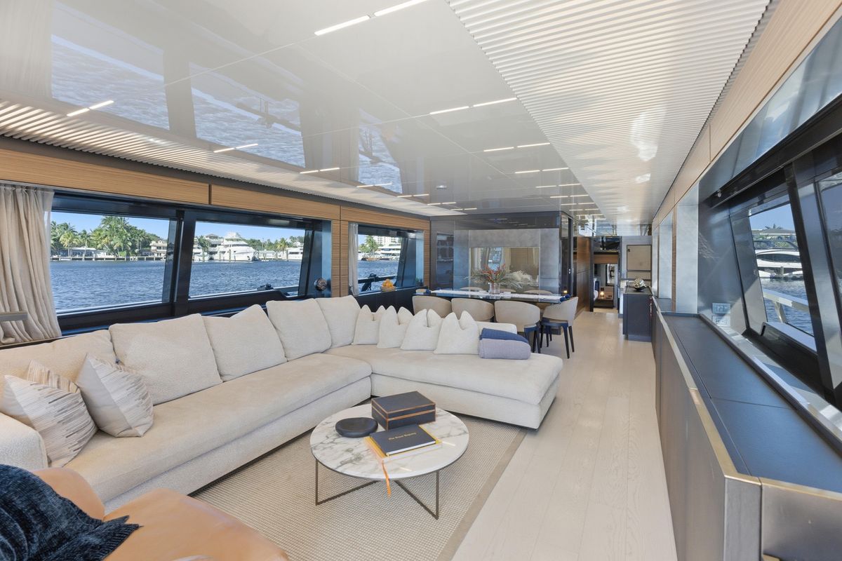 2018 Ferretti Yachts 92 