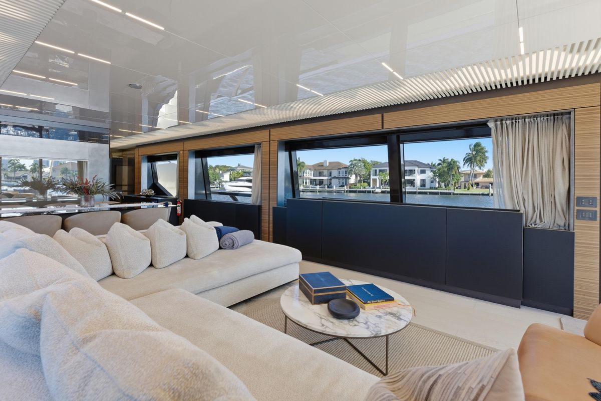 2018 Ferretti Yachts 92 