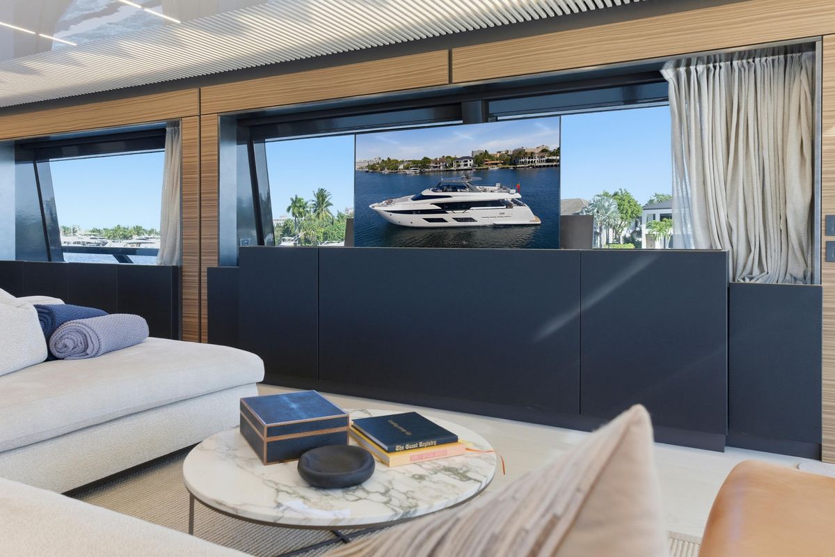 2018 Ferretti Yachts 92 