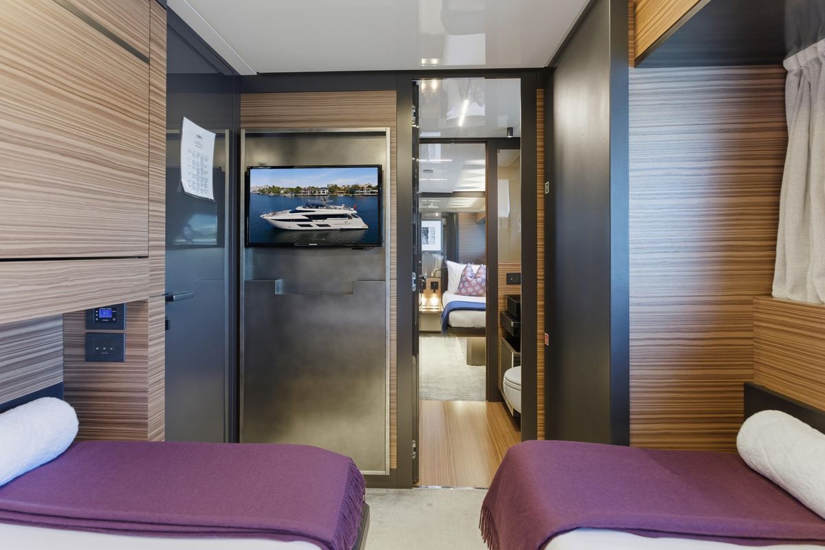 2018 Ferretti Yachts 92 