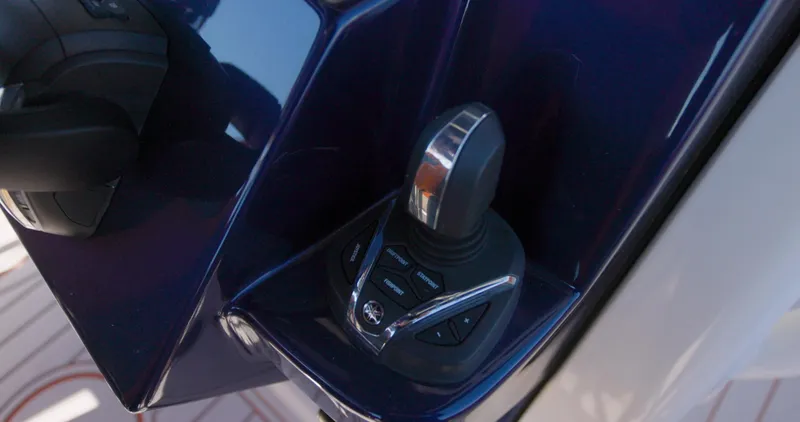  Yacht Photos Pics Joystick control on 2009 Hydra-Sports 4200 SF boat dashboard.