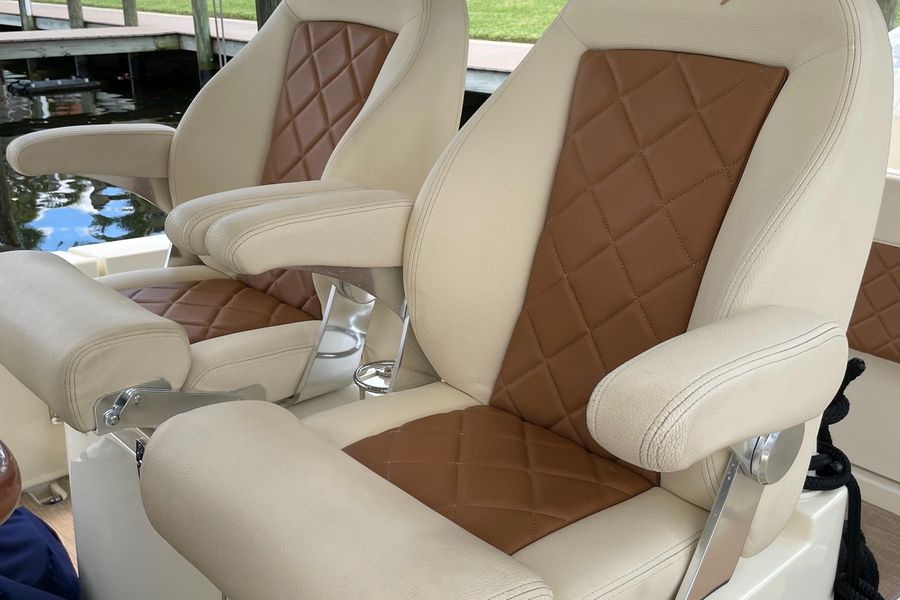 2019 Chris-Craft 30 Catalina