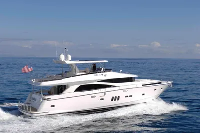 Johnson Motor Yacht w/Hydraulic Platform