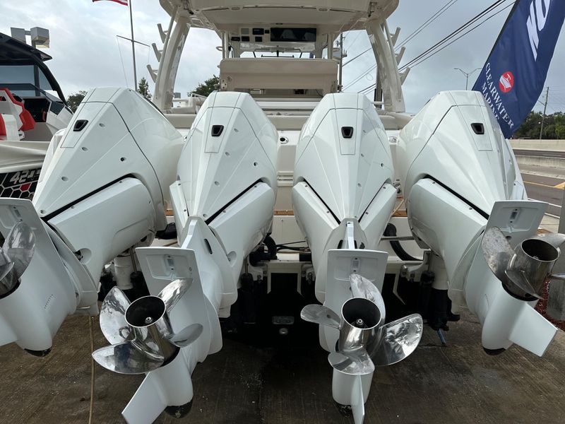 2020 Boston Whaler 420 Outrage