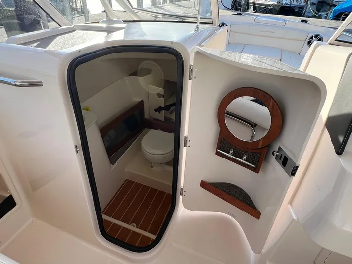  Yacht Photos Pics Head/Shower Door