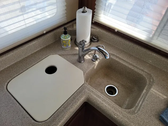 Shanti Yacht Photos Pics 