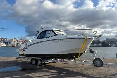 2023 Beneteau Antares 7 OB V2