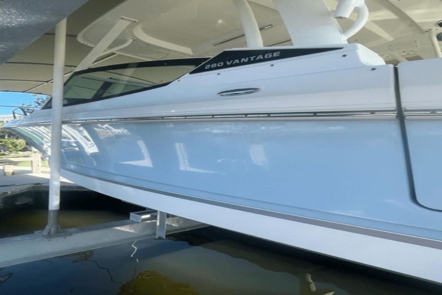 2022 Boston Whaler 280 Vantage