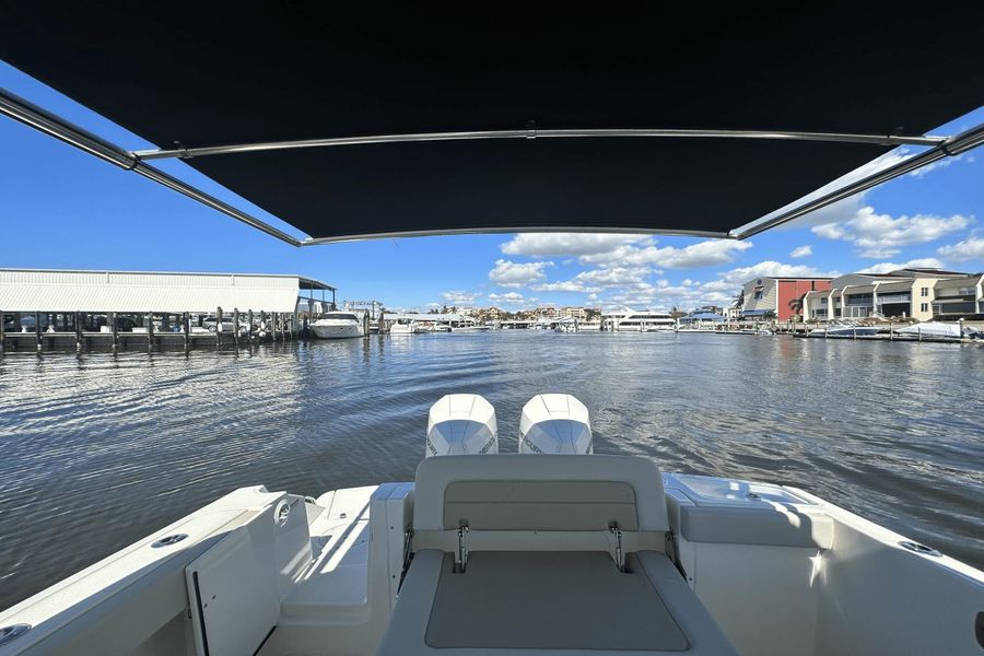 2022 Boston Whaler 280 Vantage