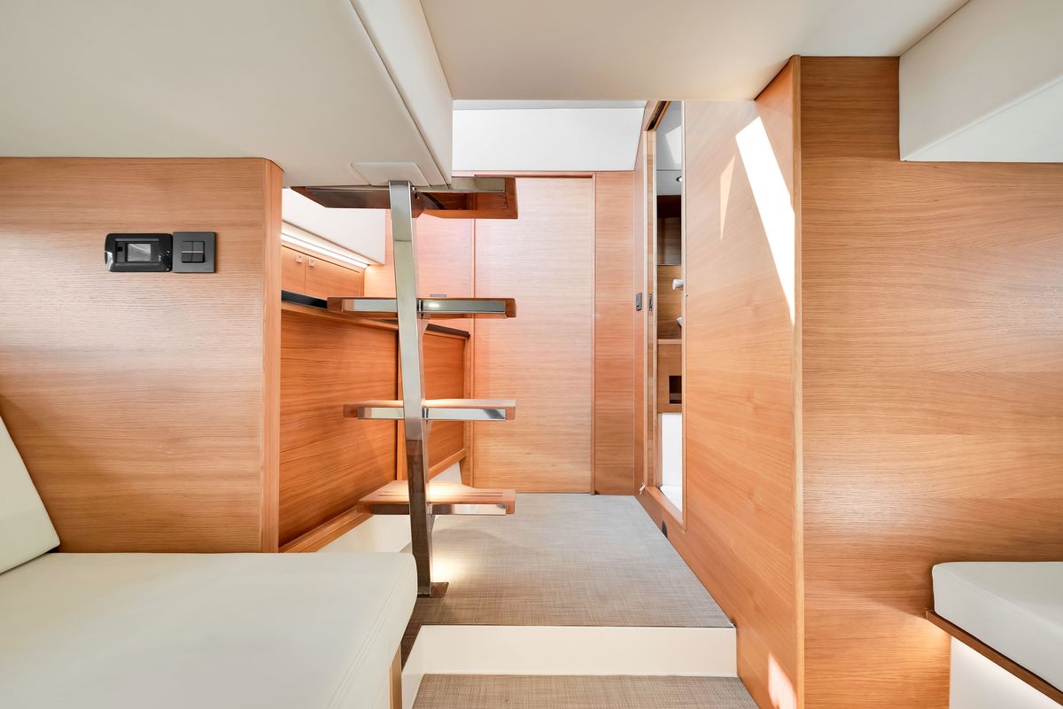 2023 De Antonio Yachts 42 