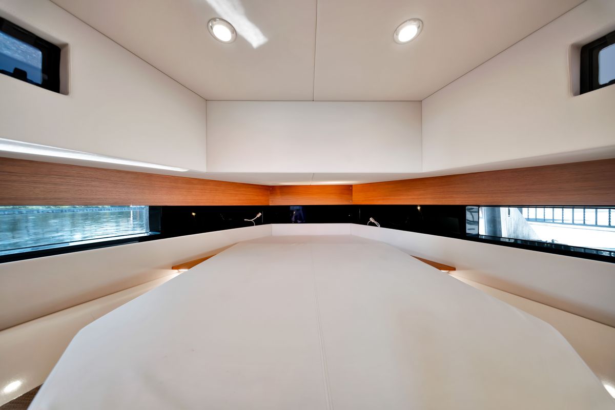 2023 De Antonio Yachts 42 