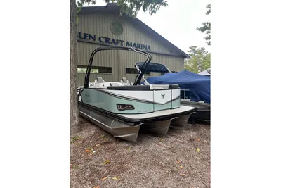 Tahoe 23 LSZ Quad Lounger