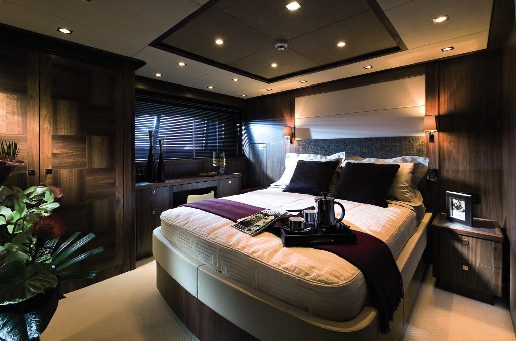 2014 Sunseeker 131 