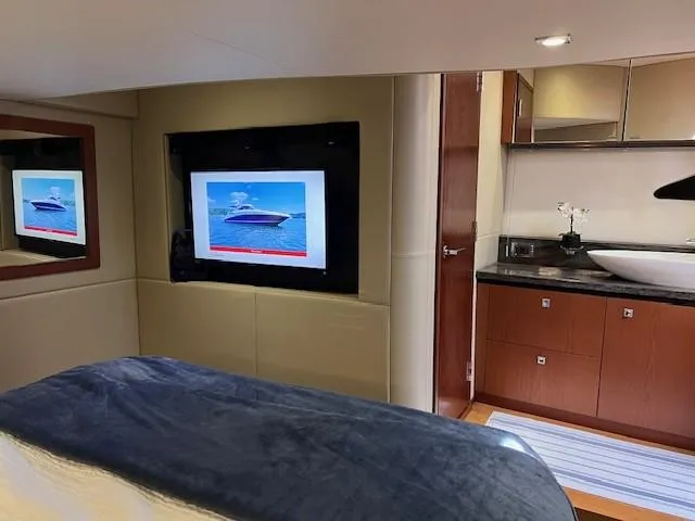 Party Of 5 Yacht Photos Pics 