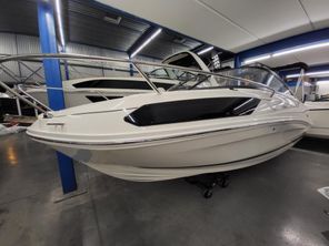 2022 Bayliner VR 5 Cuddy Outboard