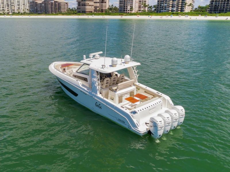 2019 Boston Whaler 420 Outrage