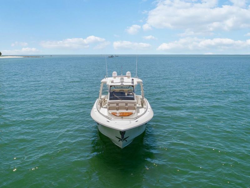 2019 Boston Whaler 420 Outrage