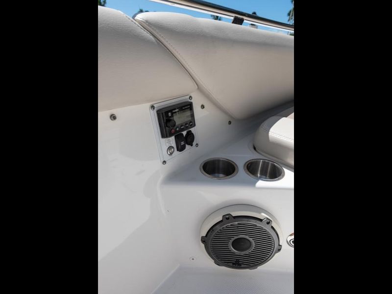 2019 Boston Whaler 420 Outrage