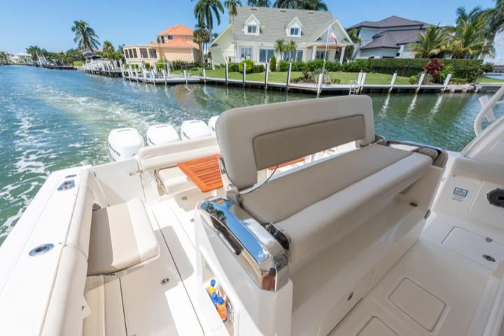 2019 Boston Whaler 420 Outrage