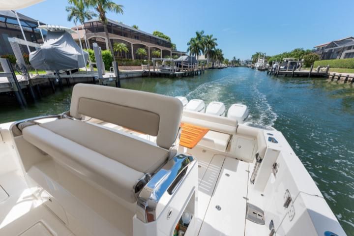 2019 Boston Whaler 420 Outrage