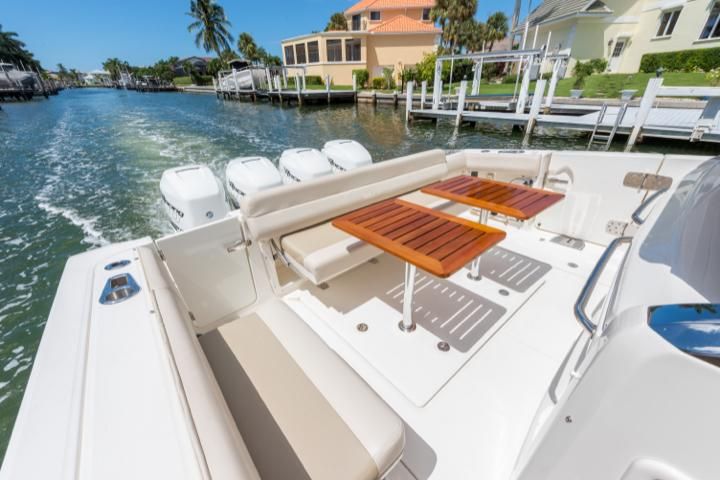 2019 Boston Whaler 420 Outrage