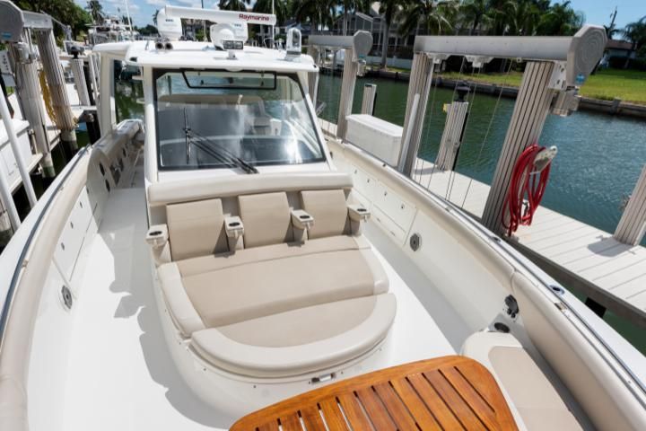 2019 Boston Whaler 420 Outrage