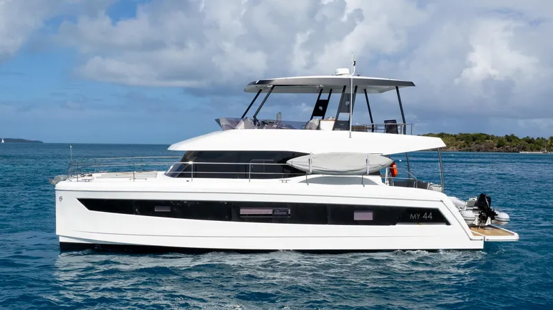 Fountaine Pajot 50' Yacht Photos Pics 