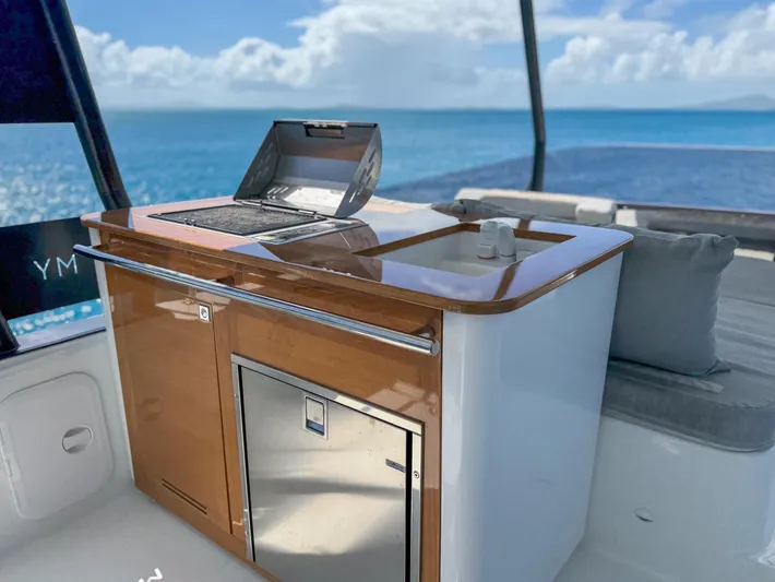 Fountaine Pajot 50' Yacht Photos Pics 