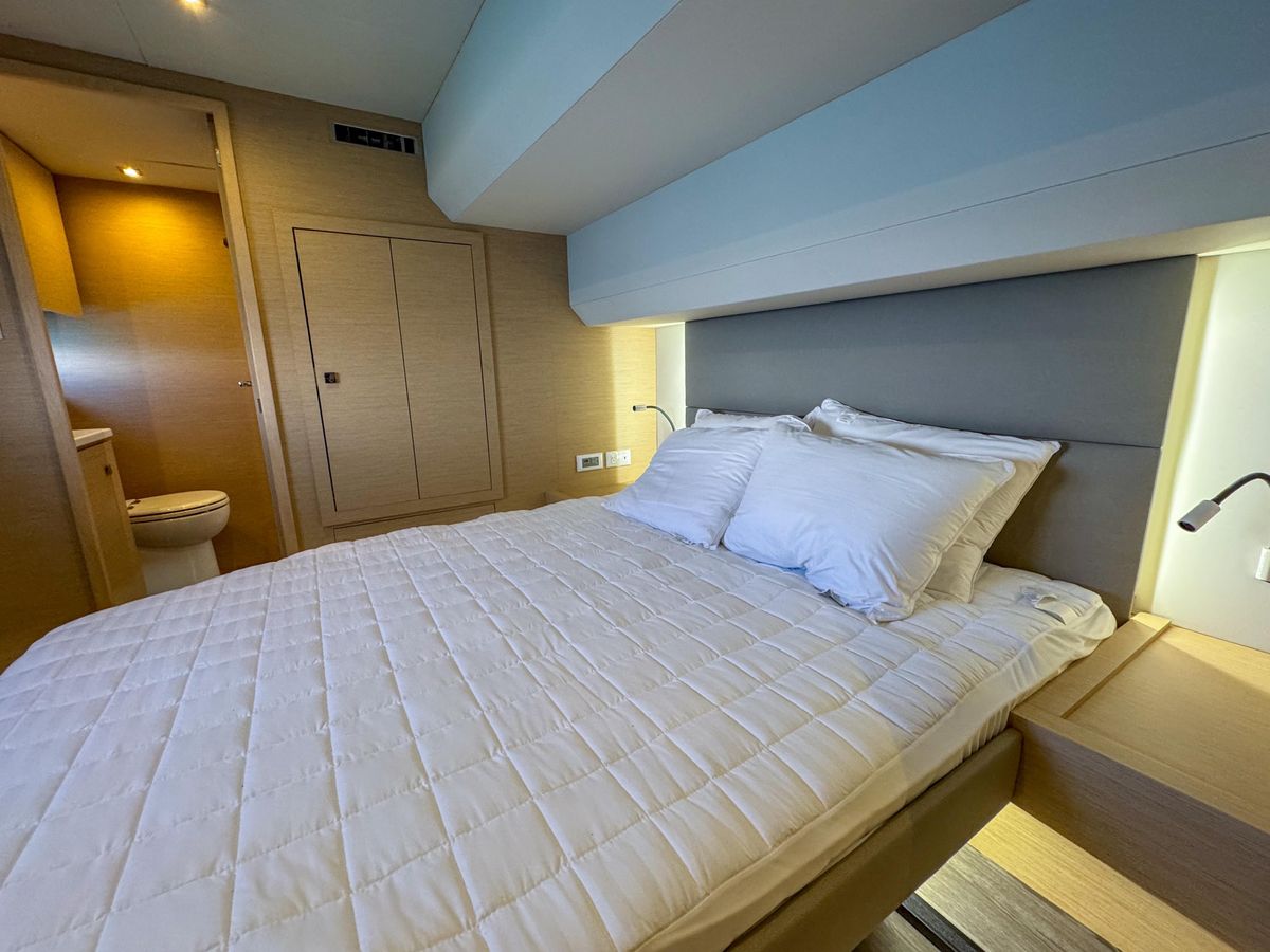2021 Fountaine Pajot 44 