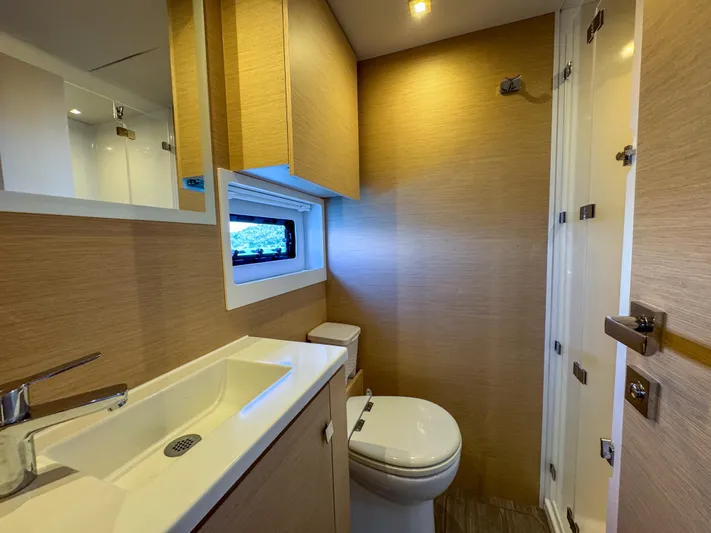 Fountaine Pajot 50' Yacht Photos Pics 